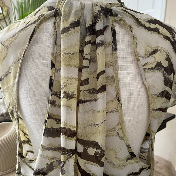 FINAL Touch Tan Zebra striped 🦓  
blouse NWOT - Picture 4 of 11